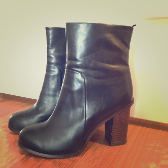 H&M Shoes - H&M Black Boots